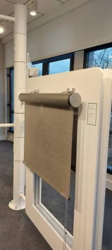 Nouveau store droit extérieur design, Décines-Charpieu, CONFORT ISO SERVICES
