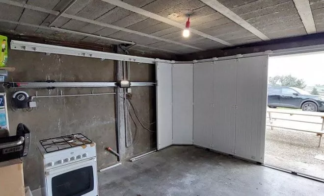 Fourniture et pose de porte de garage sectionnelle, Décines-Charpieu, CONFORT ISO SERVICES