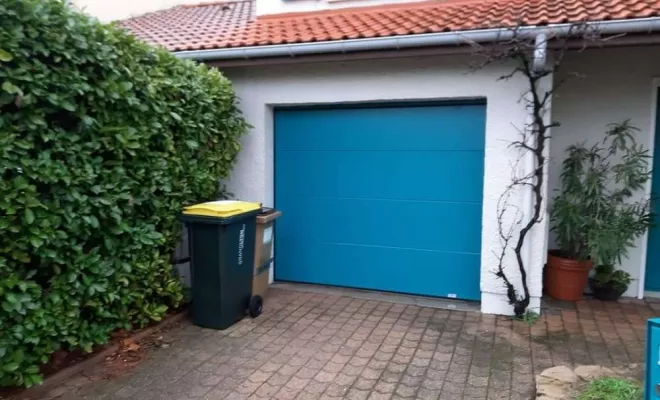 Fourniture et pose de porte de garage sectionnelle, Décines-Charpieu, CONFORT ISO SERVICES