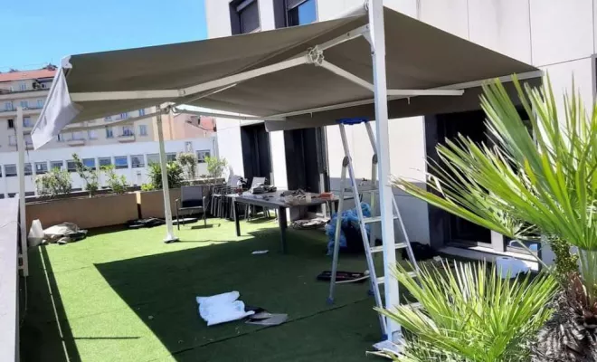 Fourniture et pose de store banne double pentes, Décines-Charpieu, CONFORT ISO SERVICES