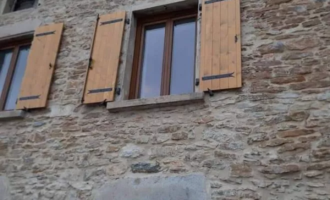 Volet battant en bois, Décines-Charpieu, CONFORT ISO SERVICES